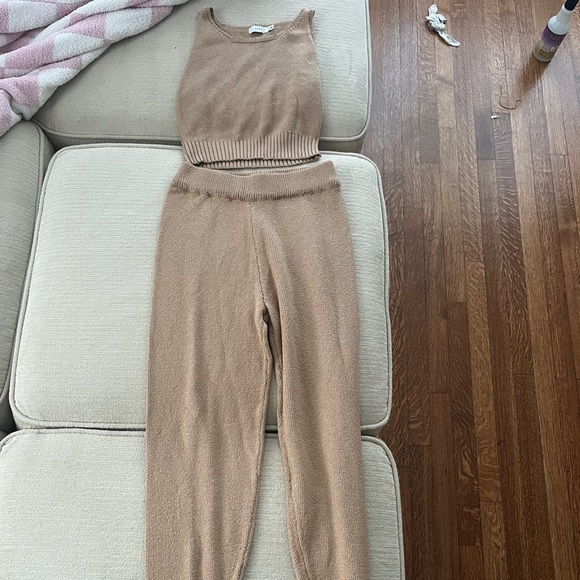 Tan knit sweater set leggings and tank - Picture 2 of 3